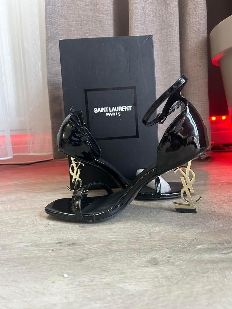 Yves saint laurent hakken maat 39, Kleding | Dames, Schoenen, Pumps, Zwart, Nieuw, Ophalen of Verzenden