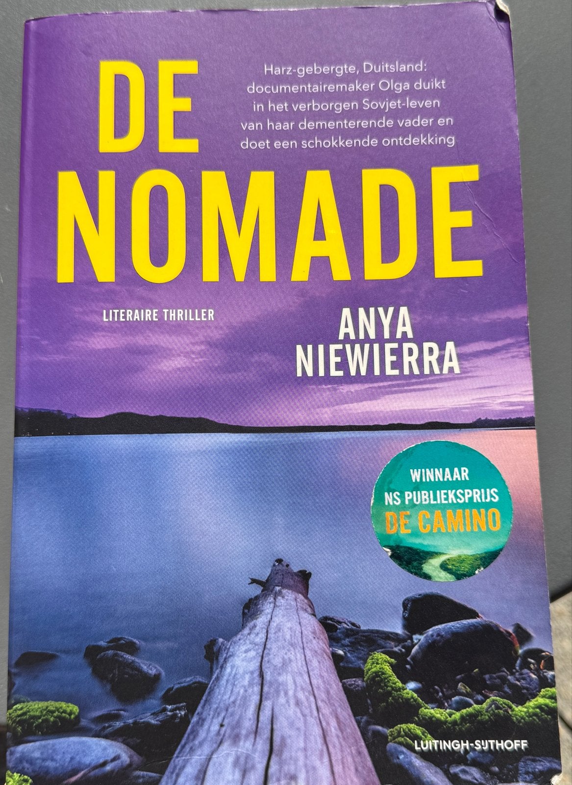 De Nomade - Anya Niewierra (Literaire Thriller), Boeken, Ophalen of Verzenden, Gelezen, Nederland