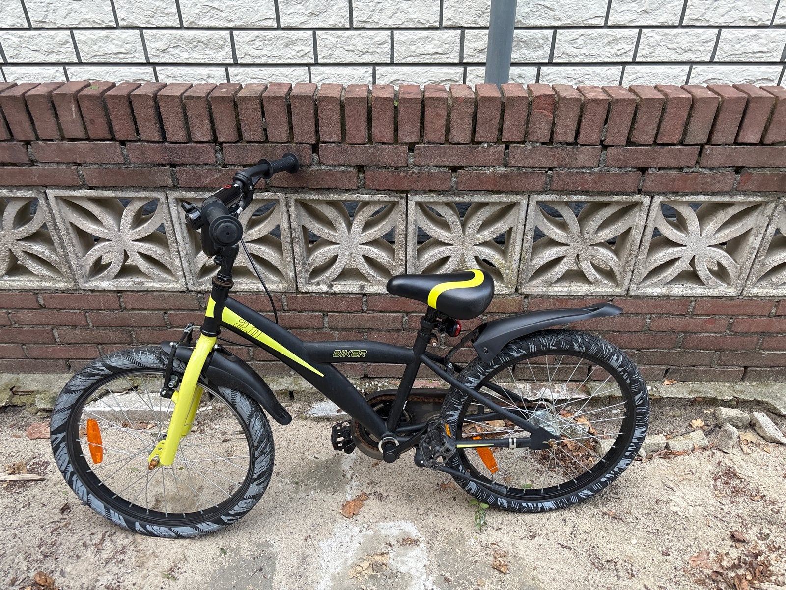 Kinderfiets 20 inch met terugtraprem - Zwart/Geel, Fietsen en Brommers, Fietsen | Kinderfietsjes, Ophalen of Verzenden, Gebruikt
