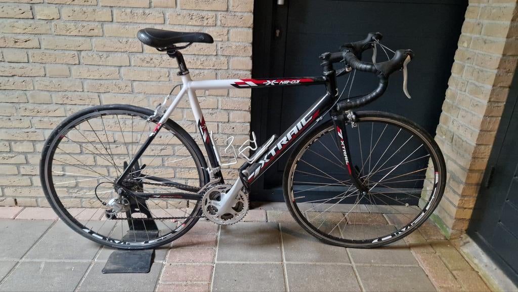X-TRAIL Racefiets - Zwart/Wit/Rood, 28 inch, Gebruikt, Velgrem, Aluminium