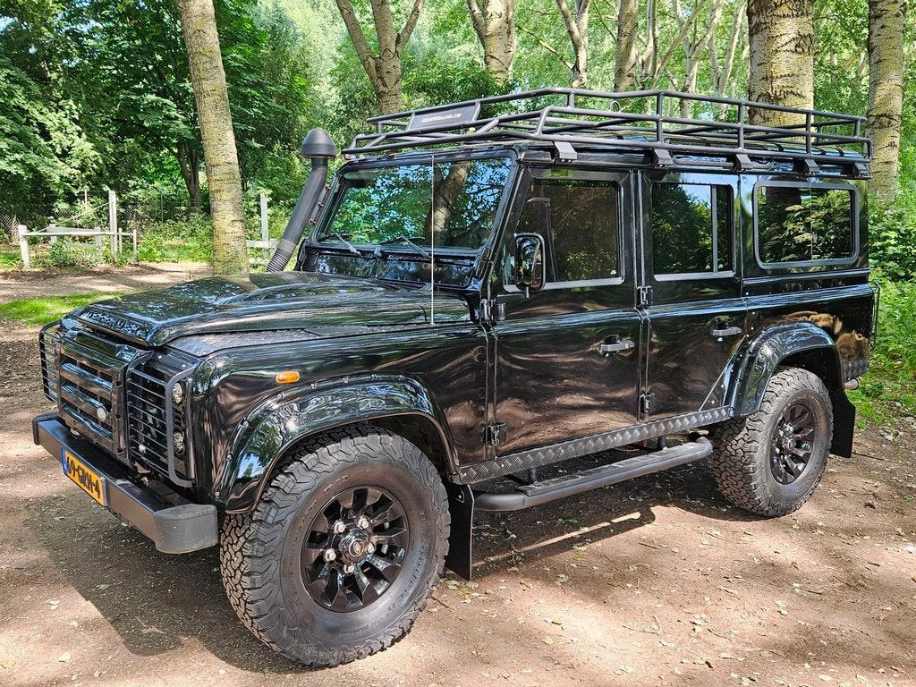 Land Rover Defender 110 2.5 TD5 Black Edition 9-zits, Gebruikt, Vierwielaandrijving, SUV of Terreinwagen, 2025 kg