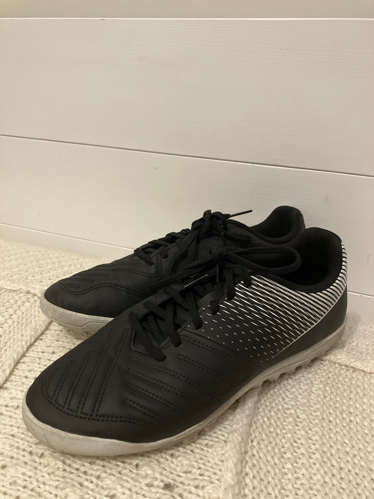 Kunstgrasschoenen Kipsta - Maat 42, Ophalen of Verzenden, Gebruikt, Schoenen
