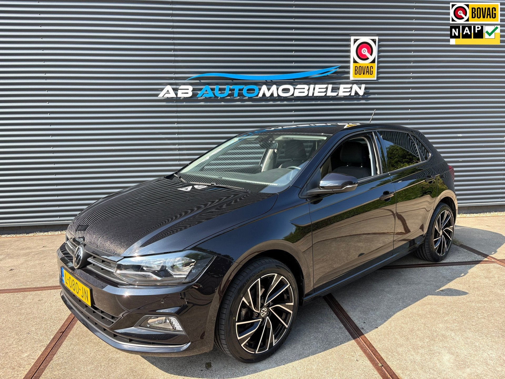 Volkswagen Polo 1.0 TSI Comfortline CARPLAY/ NAVI/ PARKEERSE, Voorwielaandrijving, Dealer onderhouden, 1063 kg, Gebruikt