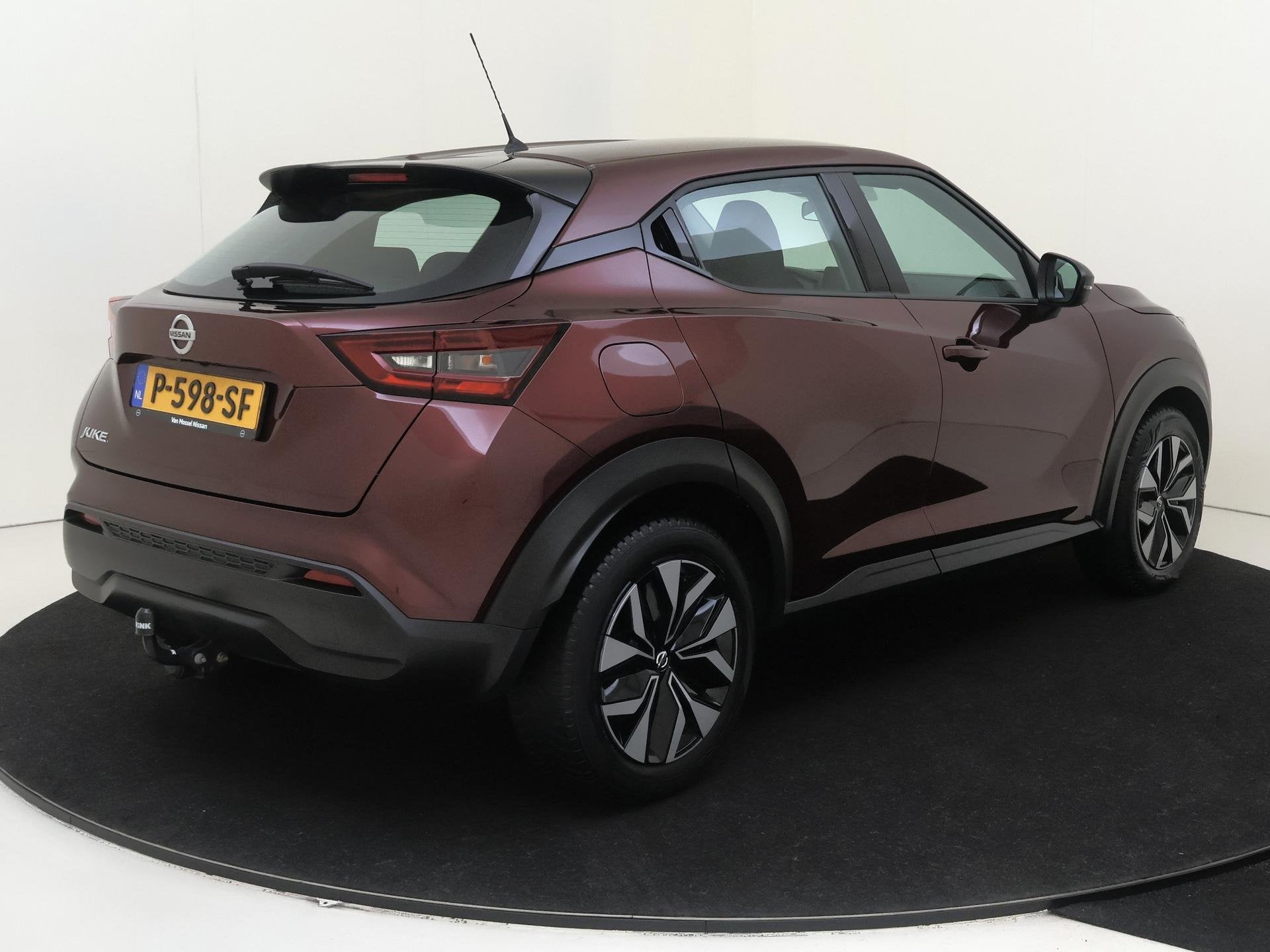 Foto 4 van Nissan Juke 1.0 DIG-T Acenta | Achteruitrijcamera | Wieldopp