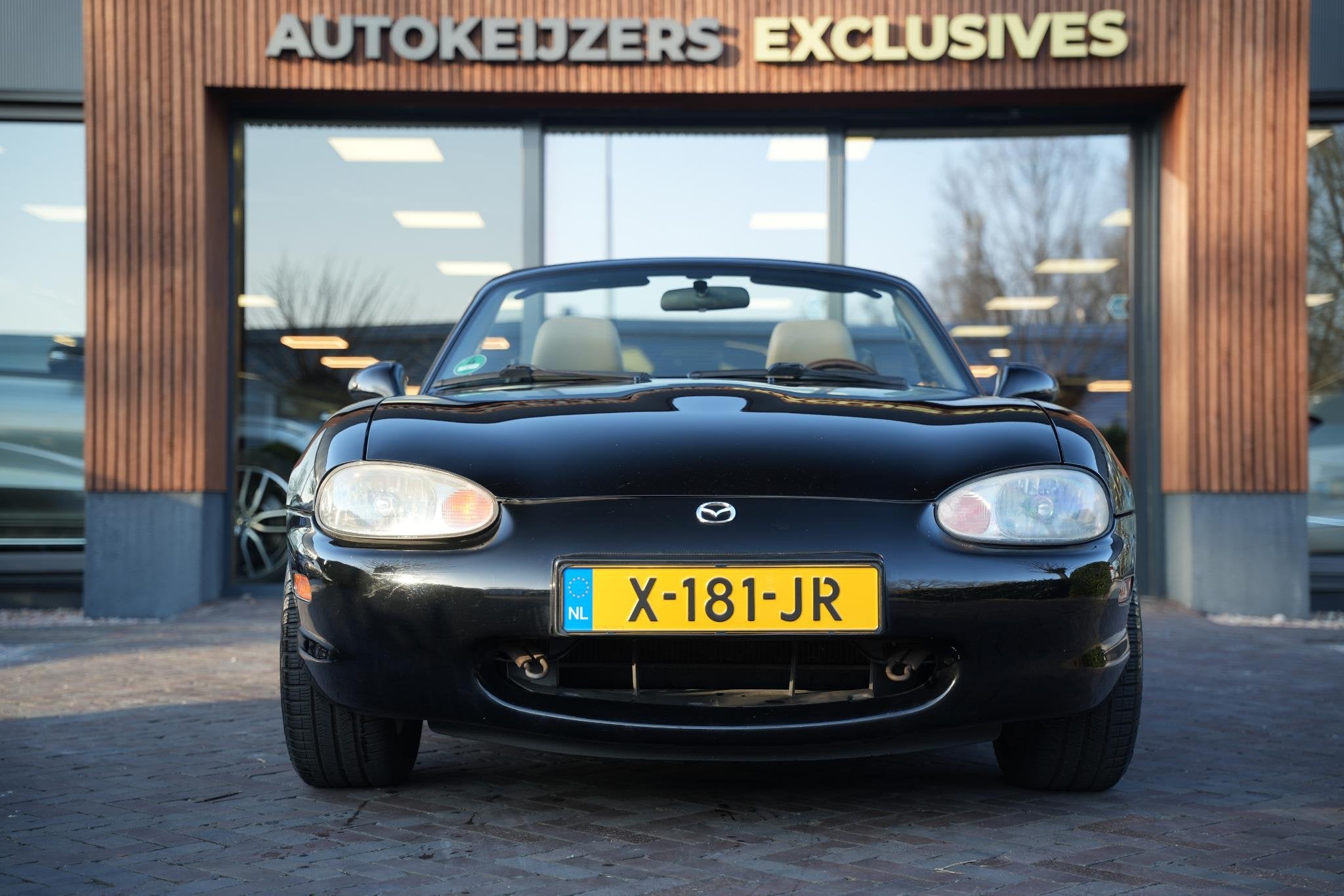 Mazda MX-5 1.6i Elektr. Ramen Leer Nardi Nette Staat!, Auto's, Mazda, 4 cilinders, Cabriolet, Zwart, Bedrijf