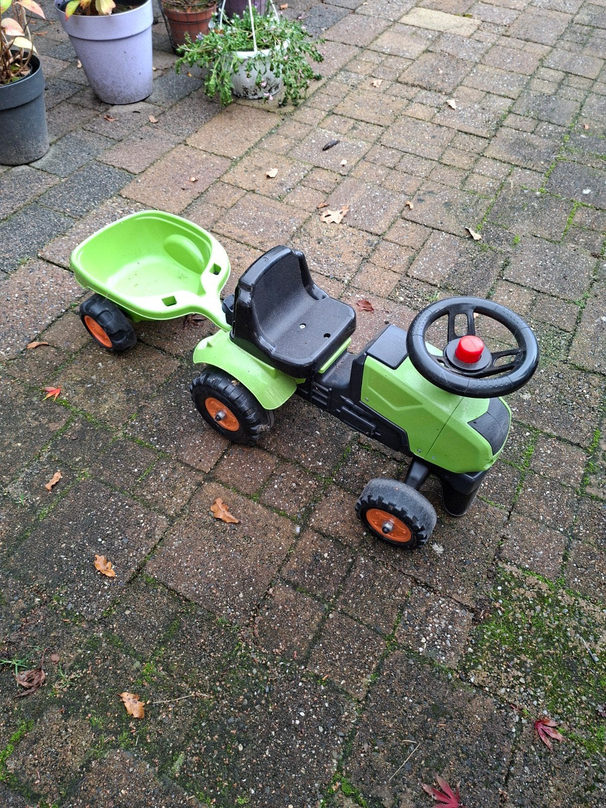 Groene traptractor met aanhanger voor kinderen, Ophalen of Verzenden, Gebruikt, Trapvoertuig