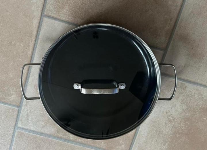 GreenPan GreenPan  hapjespan met deksel 28 cm PFAS-vrij, Ophalen of Verzenden, Zo goed als nieuw, Koekenpan of Braadpan