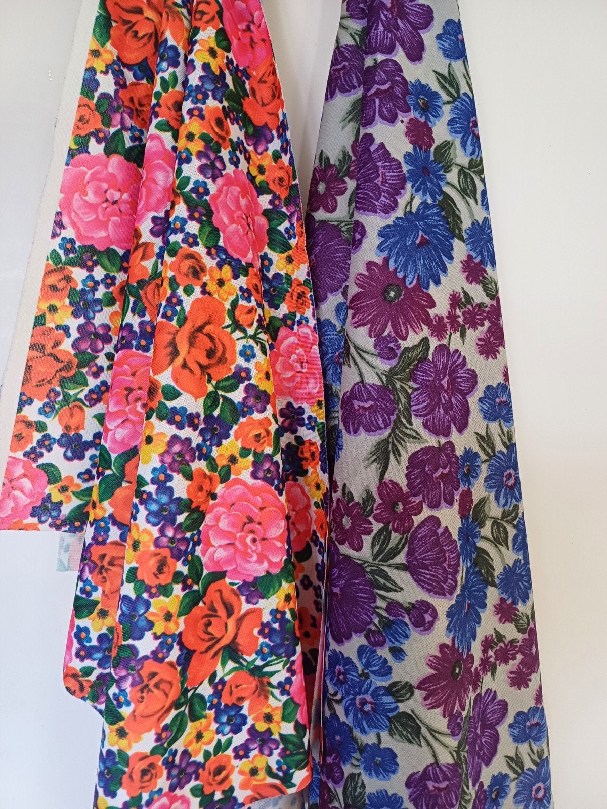 lapjes stof vintage bloemen, Paars, Nieuw, Ophalen of Verzenden, 30 tot 120 cm