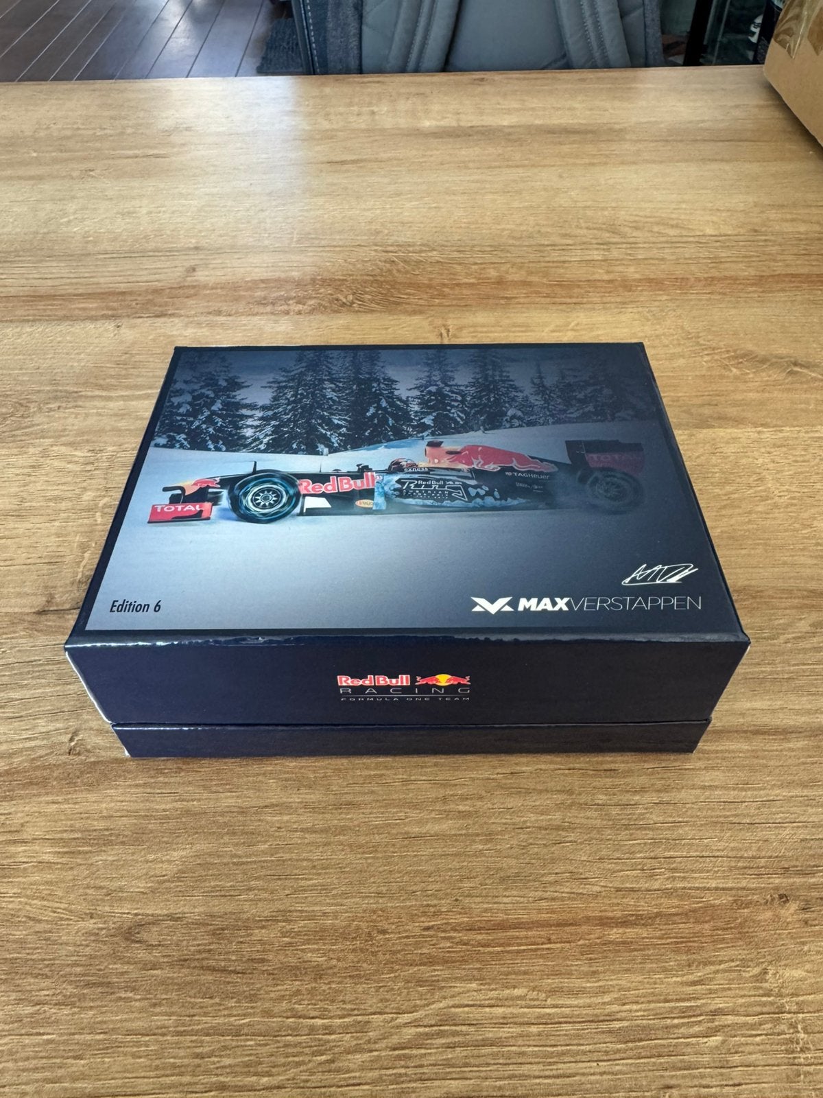 1:43 Minichamps Verstappen snow demonstration run, Ophalen of Verzenden, Zo goed als nieuw, Auto, MiniChamps