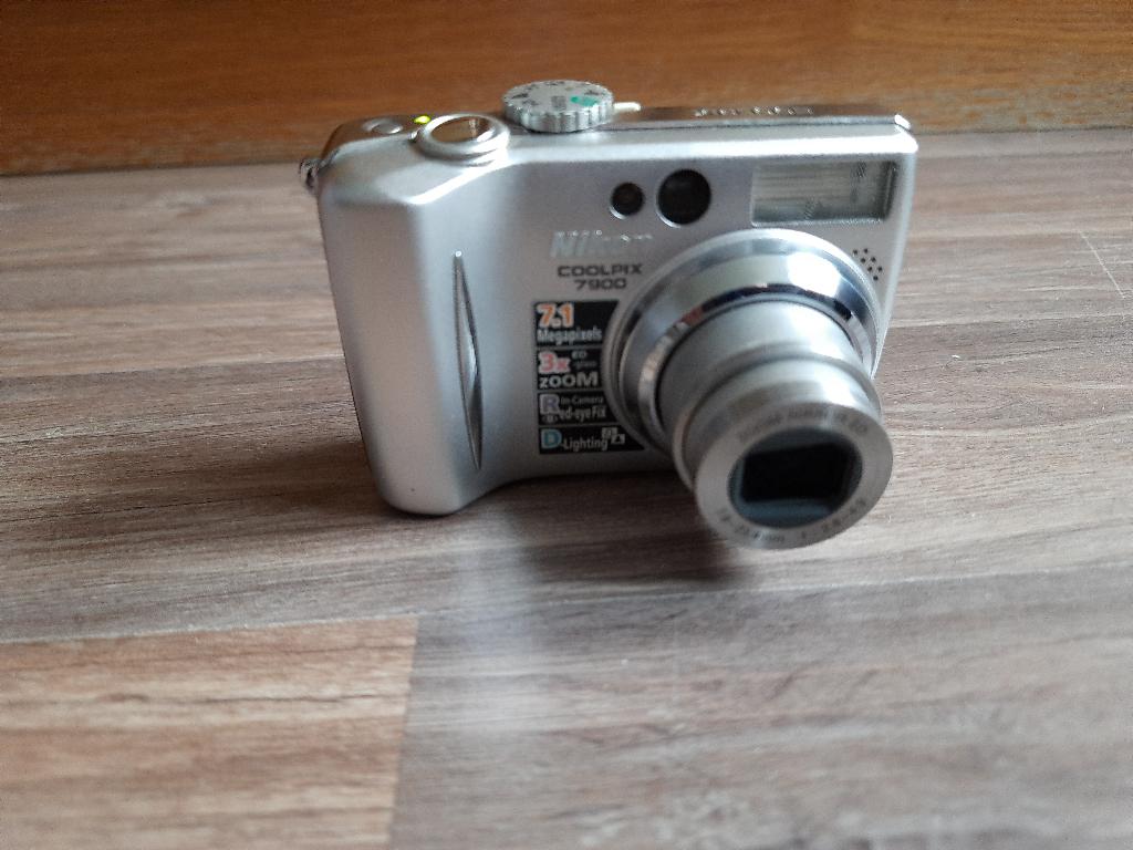 Camera met onderwaterbehuizing en roodfilter, Audio, Tv en Foto, Fotografie | Onderwatercamera's, Gebruikt, Nikon, Ophalen of Verzenden