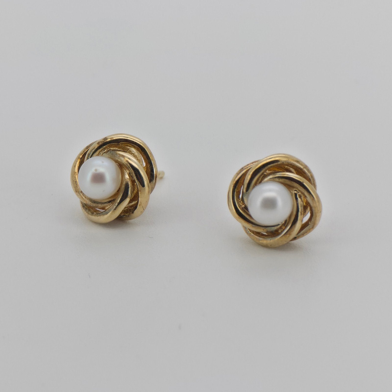 Gouden 14k 585 Oorbellen met Parel - 2,89g, Ophalen of Verzenden, Zo goed als nieuw, Met edelsteen, Knopjes of Stekers