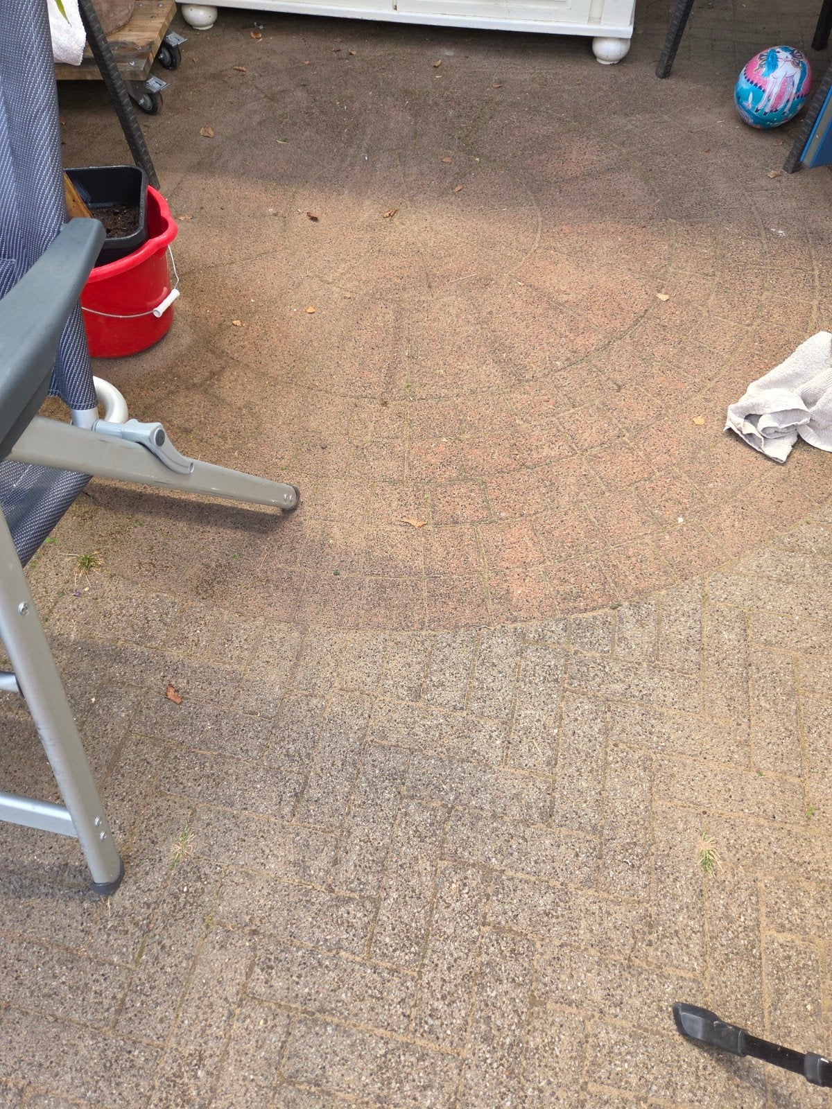 Gratis Waaltjes - Grijs en Rood, met Siercirkel, Gebruikt, Klinkers, Ophalen of Verzenden, 10 m² of meer