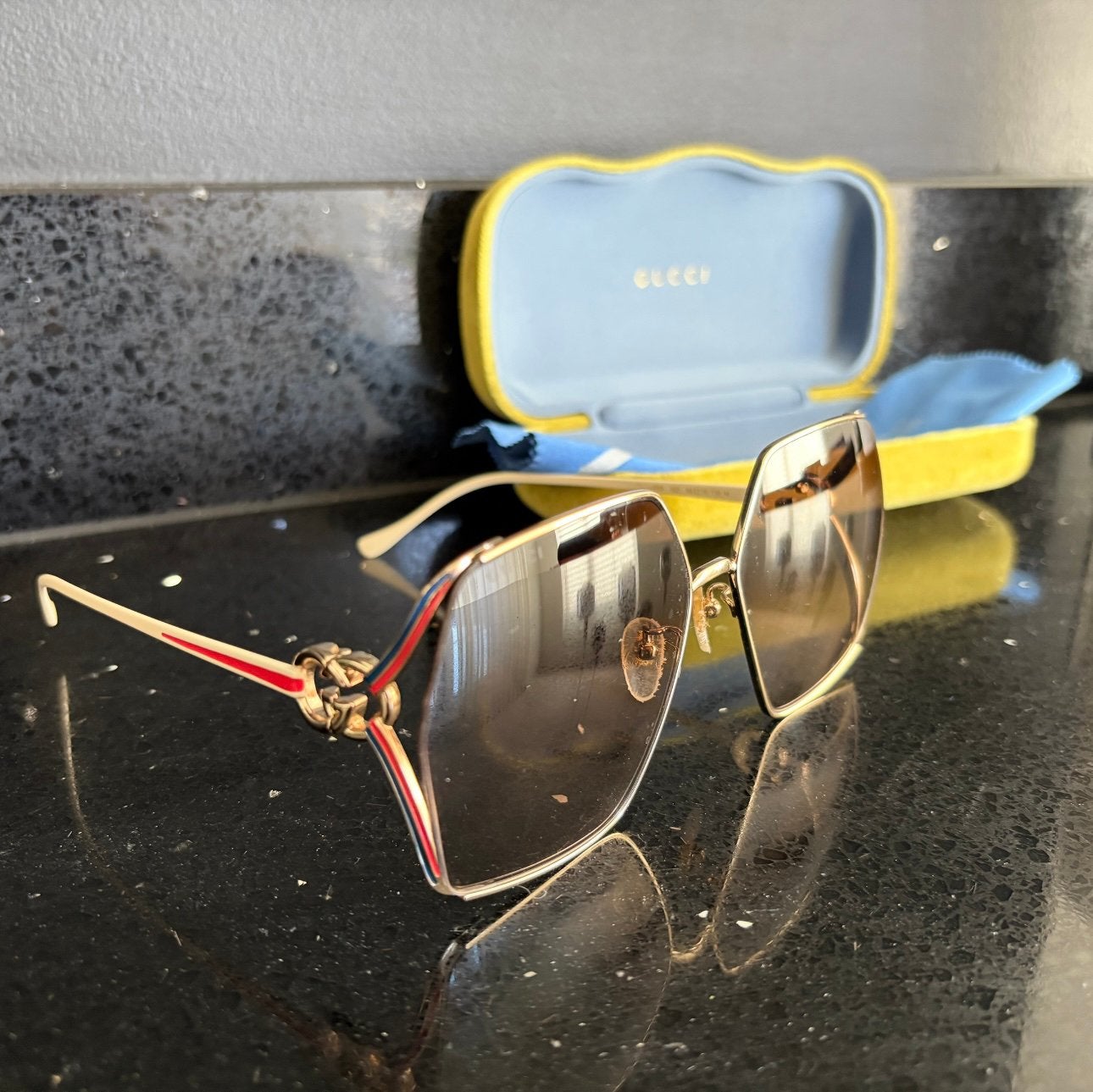 Gucci zonnebril  – GG1322SA -zgan– compleet met etui, Ophalen of Verzenden, Zo goed als nieuw, Zwart, Overige merken