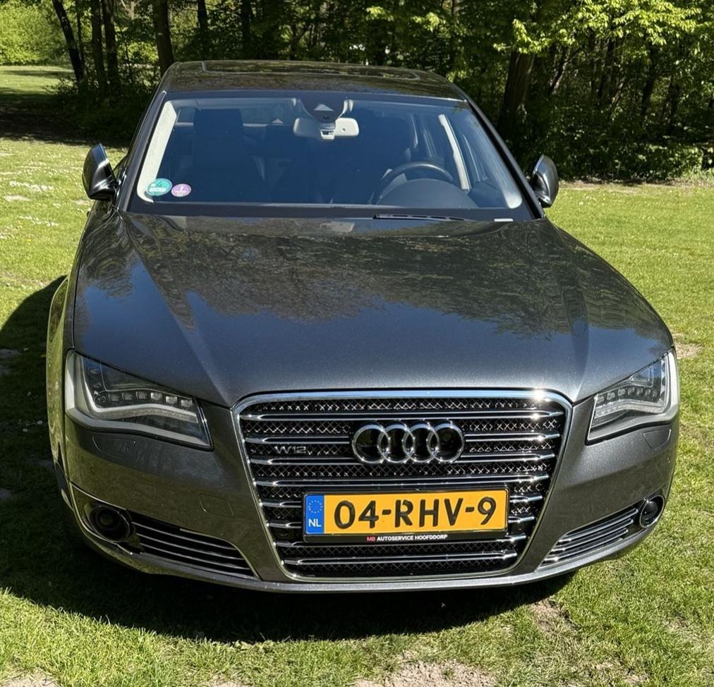Audi A8 W12 6.3 FSI Quattro Lang 2011 Grijs, Auto's, Audi, Automaat, Lichtsensor, Zwart, 501 pk