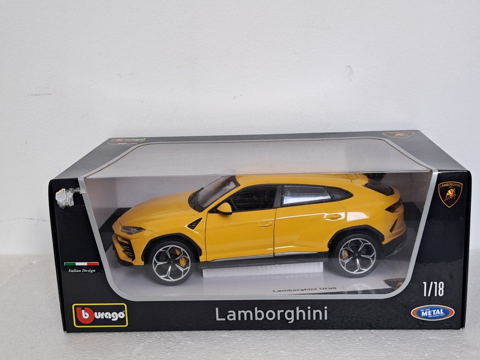 Lamborghini Urus V8 Geel 1/18, Ophalen of Verzenden, Zo goed als nieuw, Auto, Bburago