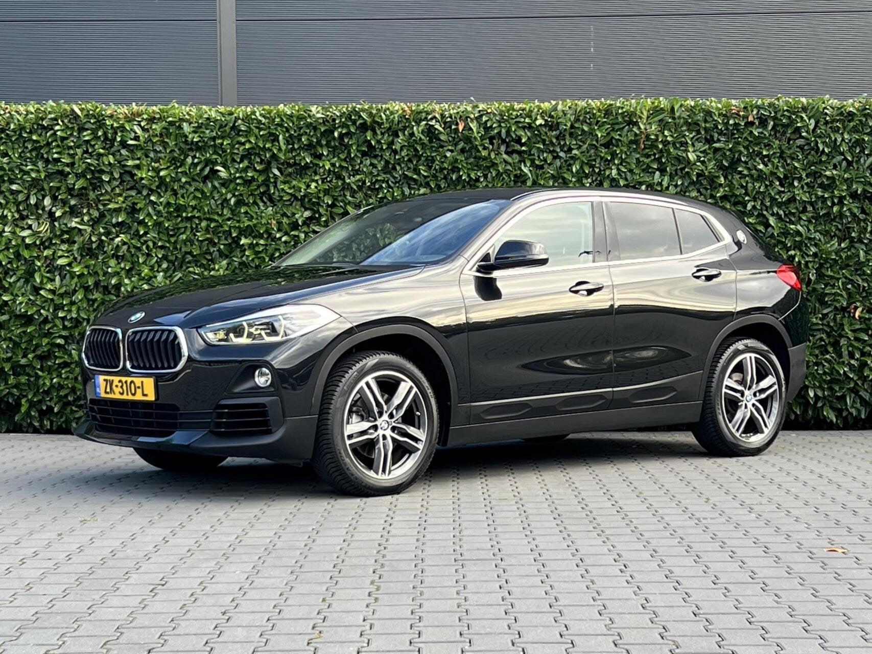 BMW X2 sDrive18i Executive Edition NL AUTO, NAP LOGISCH, NAV, Auto's, Voorwielaandrijving, Gebruikt, Zwart, Origineel Nederlands