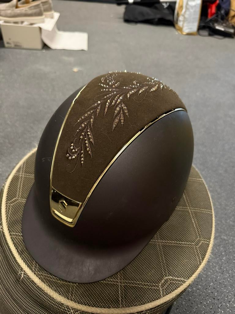 Samshield cap bruin mt 58, Dieren en Toebehoren, Paardrijkleding, Verzenden, Gebruikt, Dressuur, Cap