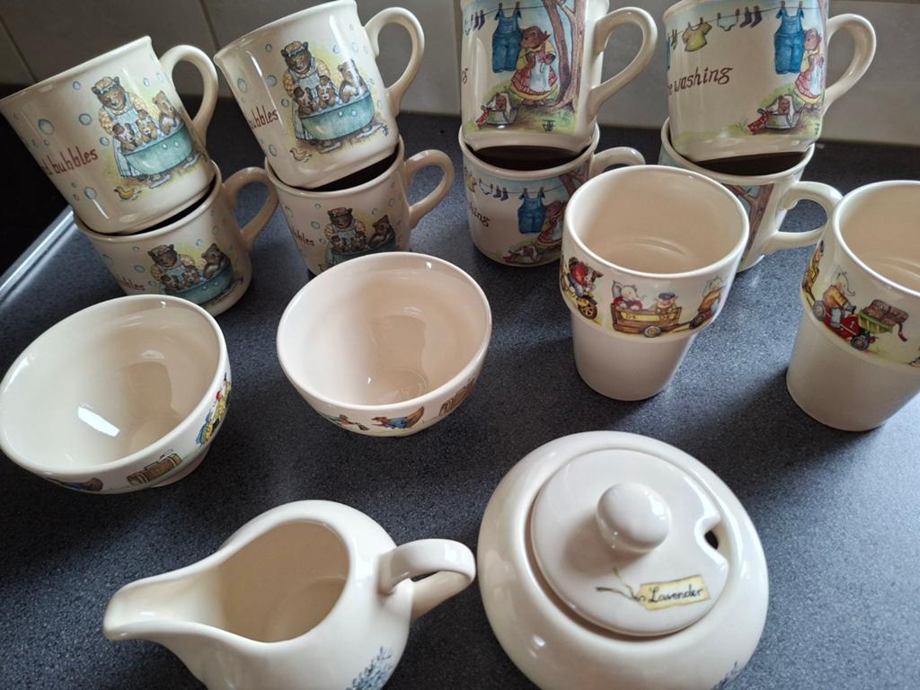 Vintage Serviesgoed: Bekers, Kommen, Suikerpot, Melkkan, Huis en Inrichting, Keuken | Servies, Gebruikt, Keramiek, Ophalen of Verzenden