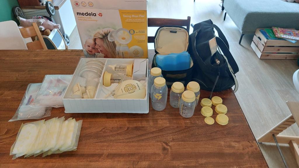 Medela Swing Maxi Flex + koeltas + veel flesjes, Ophalen, Borstkolf