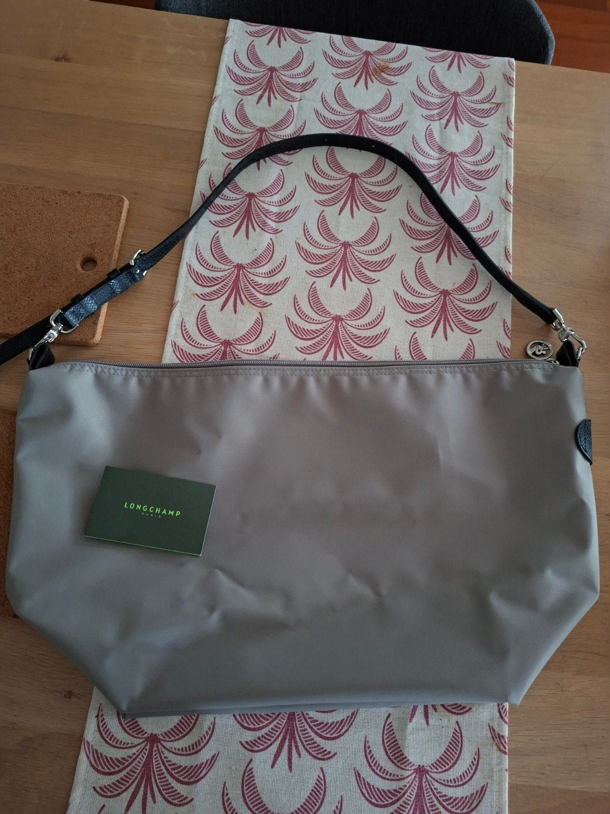 Longchamp Le slouchy M canvas, Ophalen of Verzenden, Zo goed als nieuw, Grijs