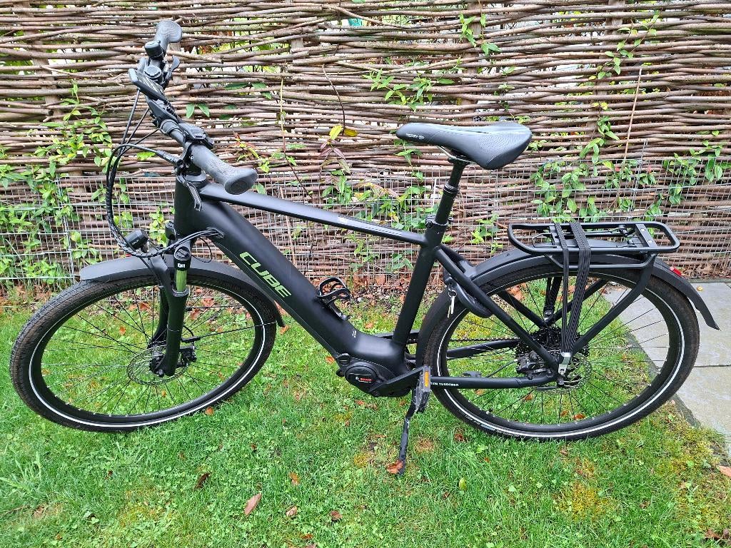 CUBE TOURING HYBRID PRO 625 58 cm, Ophalen, Zo goed als nieuw, Cube, 50 km per accu of meer