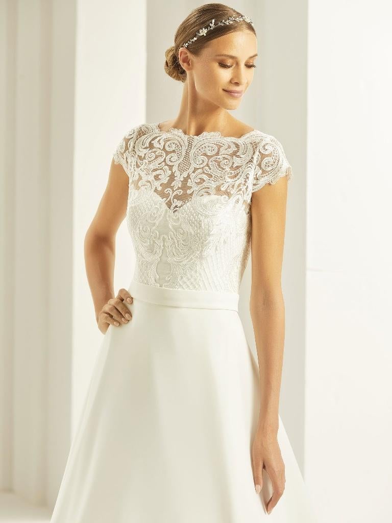 Nieuw, top, Bianco Evento, E269, ivoor, S t/m 2XL, Bianco Evento, Ophalen, Nieuw, Trouwjurk
