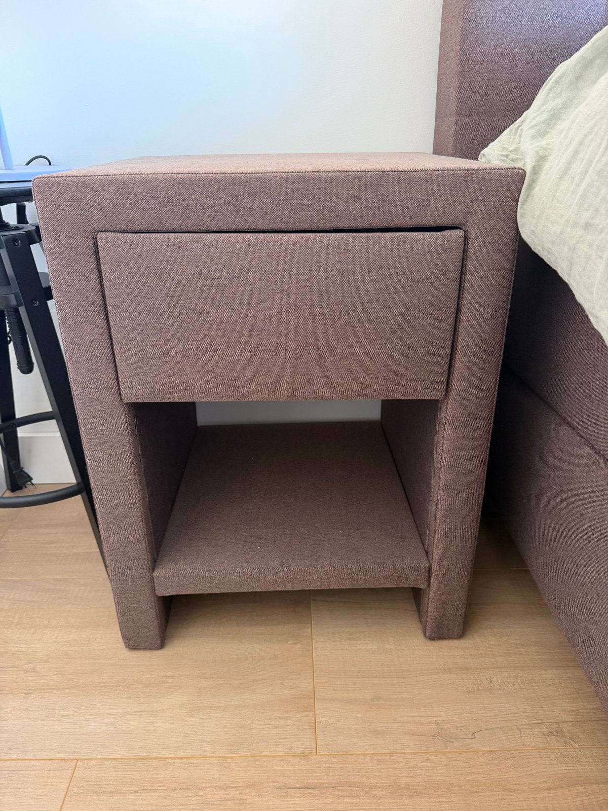 2 Nachtkastjes Swiss Sense met lade en open vak, Overige materialen, Minder dan 45 cm, Zo goed als nieuw, 55 tot 70 cm