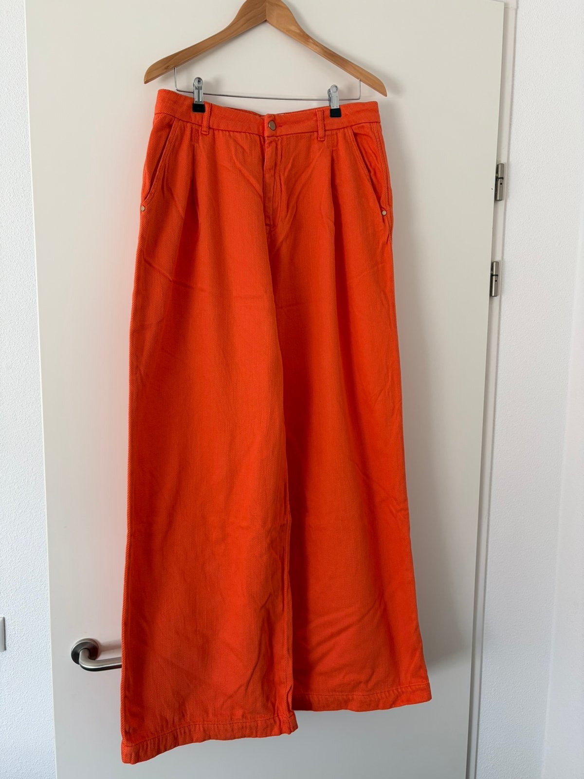 Essentiel Antwerp broek nieuw, Verzenden, Maat 42/44 (L), Nieuw, Oranje