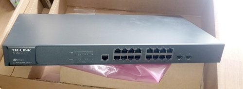 Switch 16 full-duplex gigabit en twee SFP gigabit poorten., Computers en Software, Ophalen of Verzenden, Gebruikt