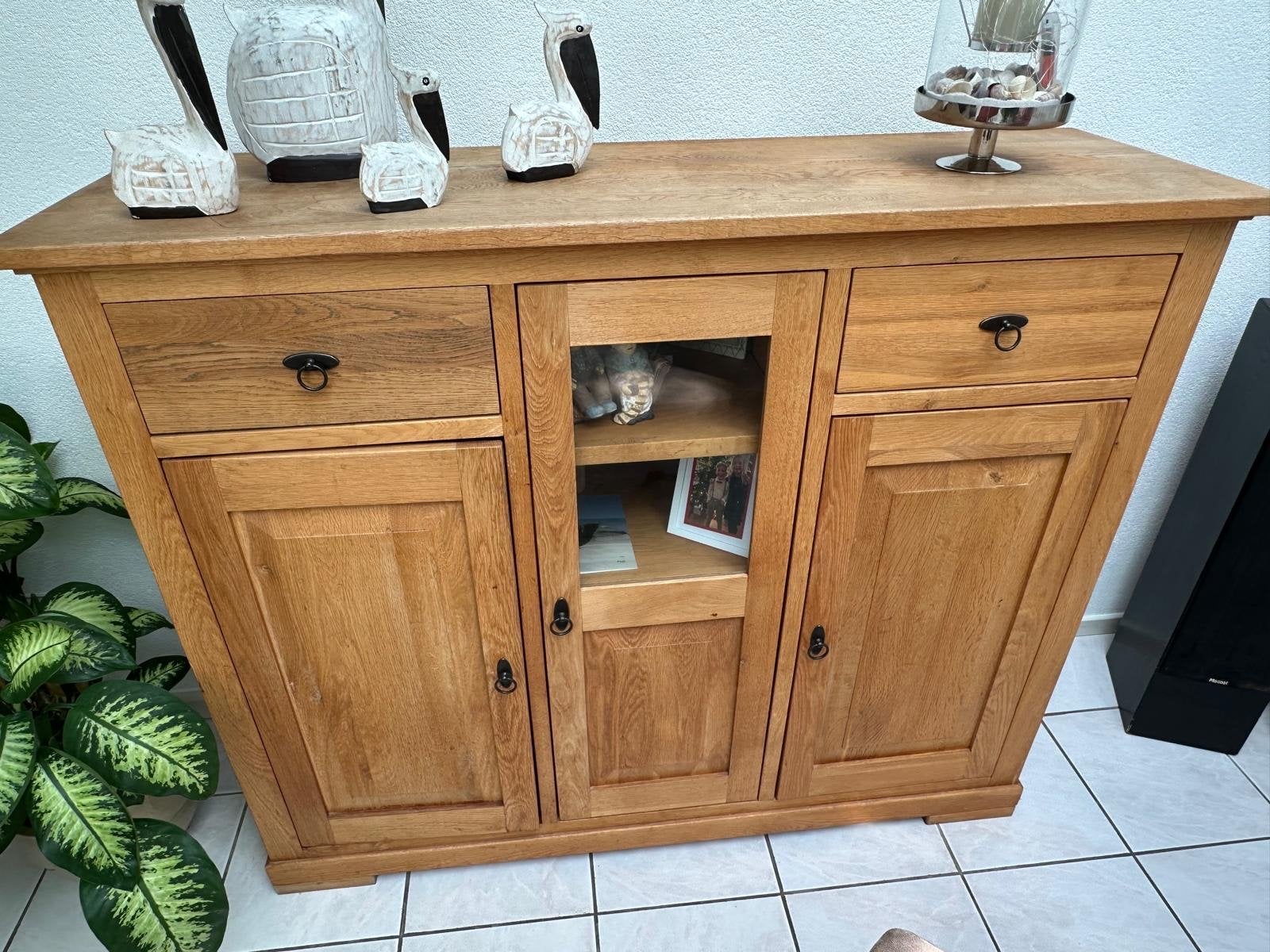 Halfhoge kast met glazen en dichte deurtjes - Licht eiken, Ophalen, Gebruikt, 100 tot 150 cm, Eikenhout