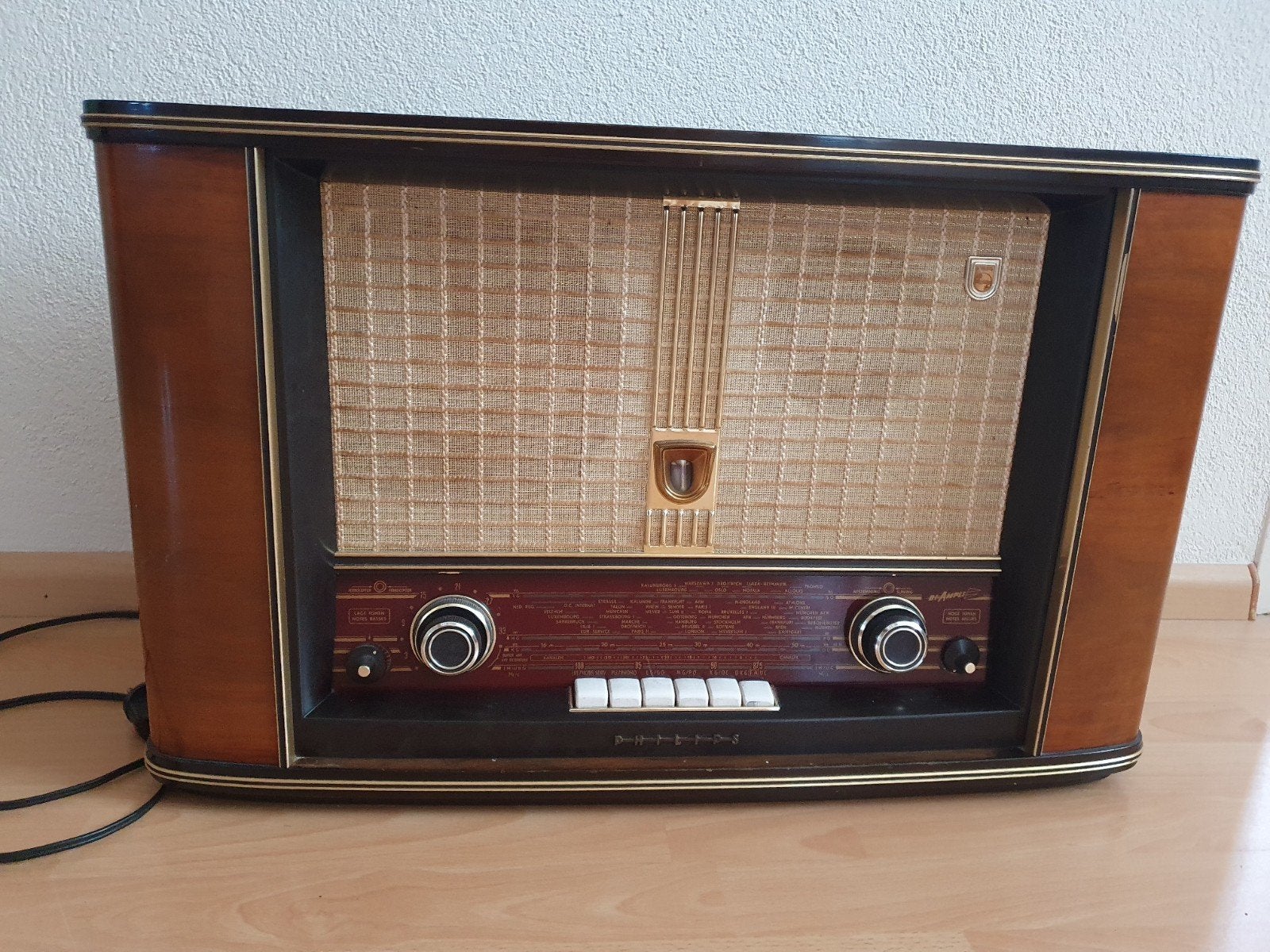 Vintage Philips radio, Antiek en Kunst, Ophalen