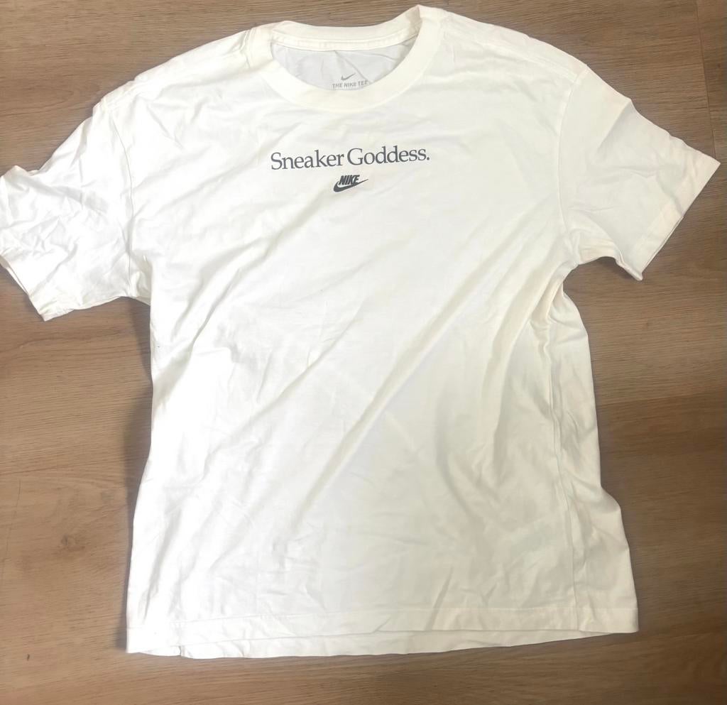 Wit Nike “Sneaker Goddess” T-shirt maat S, Ophalen of Verzenden, Zo goed als nieuw