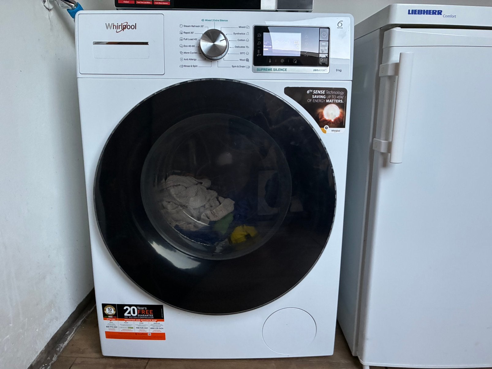 In nette staat Jong Whirlpool SupremeSilence 9Kg, 1200 tot 1600 toeren, 8 tot 10 kg, Ophalen of Verzenden, Voorlader