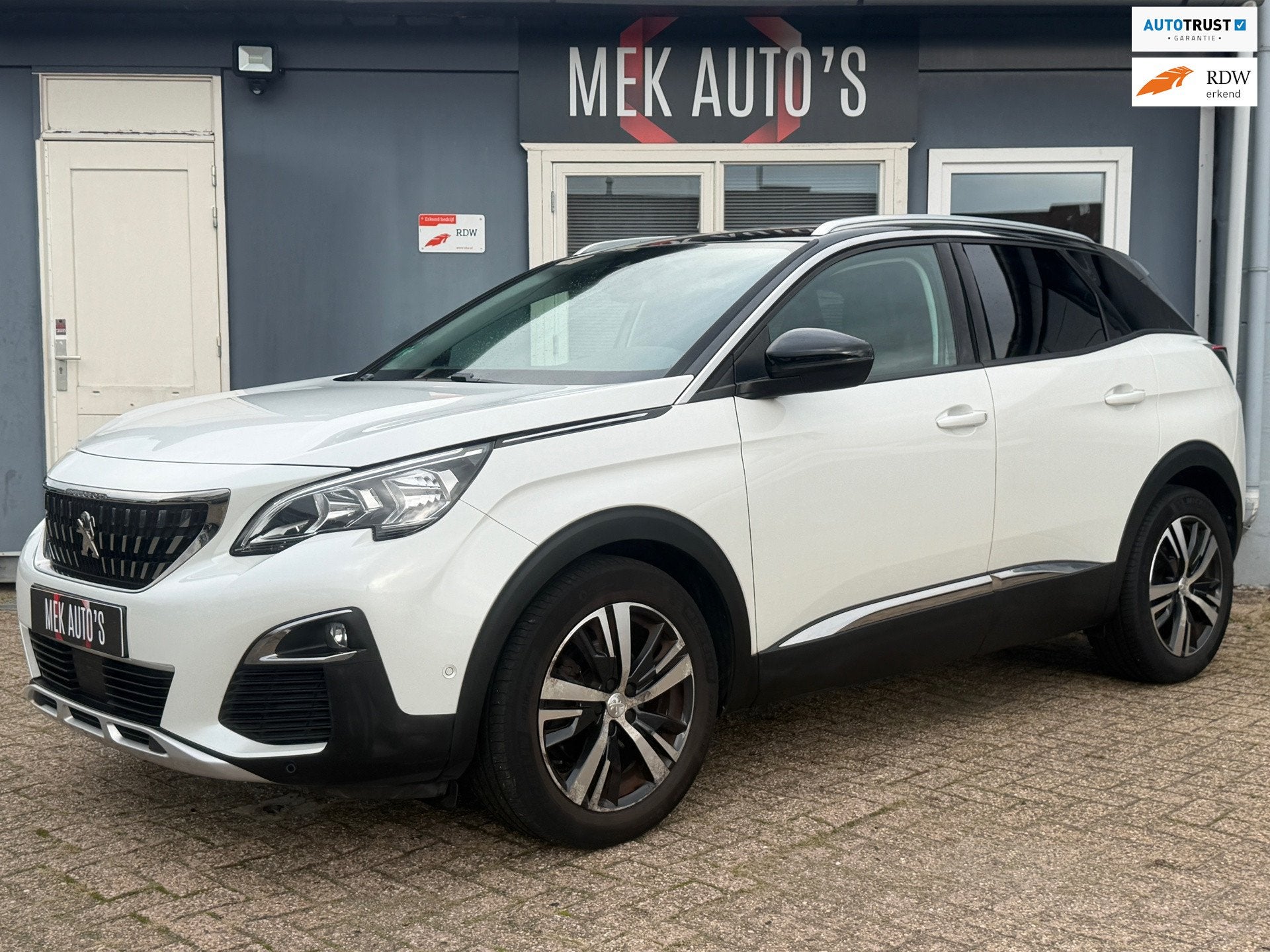 Peugeot 3008 1.2 PureTech Première|1e Eign|Carplay|Trekhaak, Auto's, Gebruikt, 1199 cc, Leder en Stof, Wit