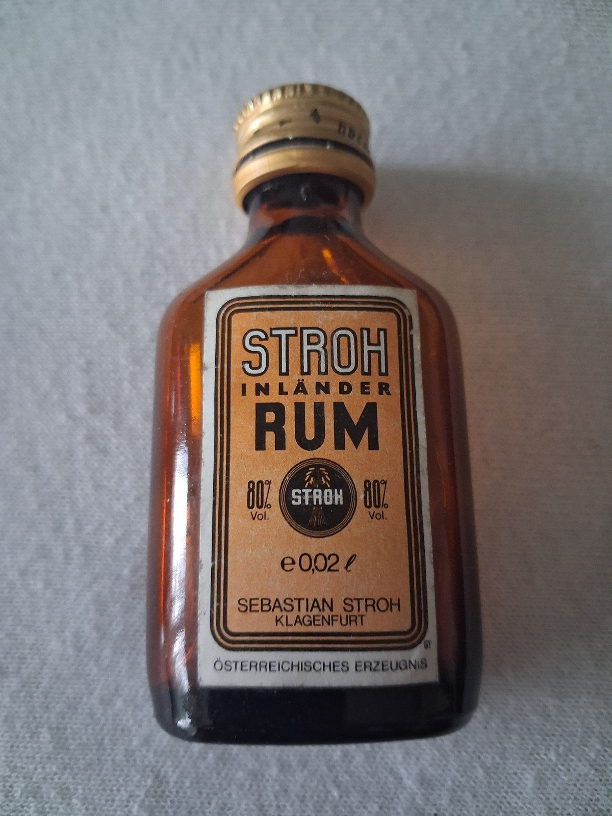 Vintage Stroh Inländer Rum Miniatuurflesje 80% Vol. 0.02L, Ophalen of Verzenden, Gebruikt