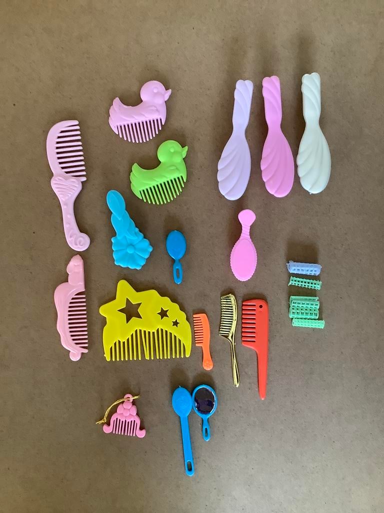 Barbie borsteltjes en kammen,vintage, Kinderen en Baby's, Speelgoed | Poppen, Ophalen of Verzenden, Gebruikt, Barbie