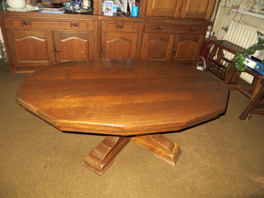 Stevige grote eiken salontafel met bolpoot. 139 bij 89 cm, Ophalen, Gebruikt, 100 tot 150 cm, Klassiek