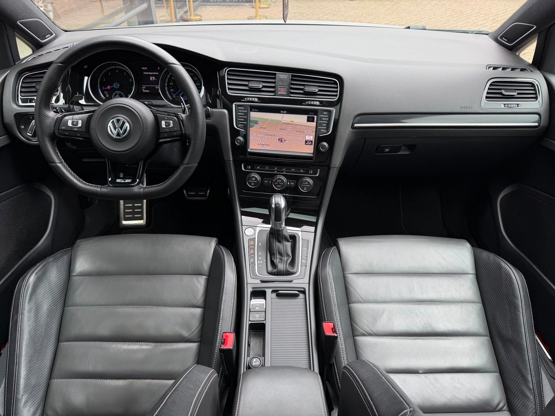 Volkswagen Golf 2.0 TSI R 4Motion DSG Milltek 410pk Panorama, Automaat, Gebruikt, Zwart, 4 cilinders