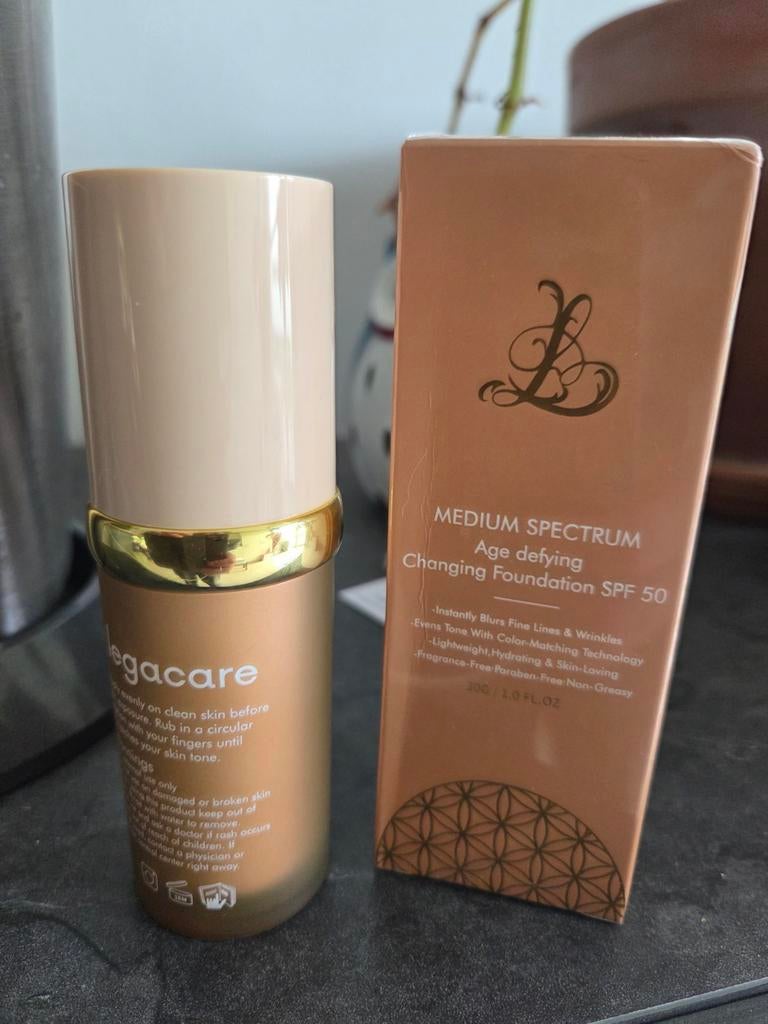 Legacare Changing Foundation, Sieraden, Tassen en Uiterlijk, Uiterlijk | Cosmetica en Make-up, Ophalen of Verzenden, Nieuw, Gehele gezicht