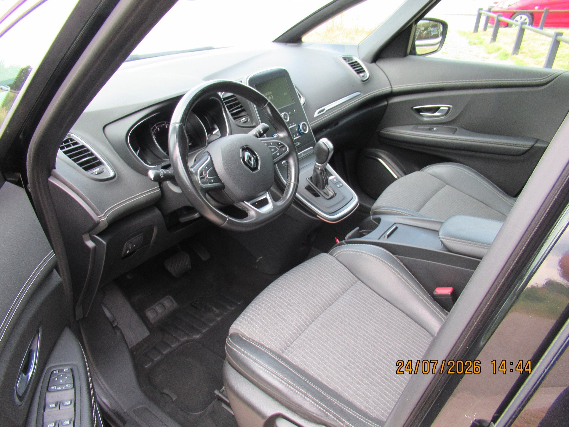 Renault Grand Scénic 1.3 TCe 140pk Automaat/ Techno/ Camera, Auto's, 15 km/l, Euro 6, 4 cilinders, 7 stoelen