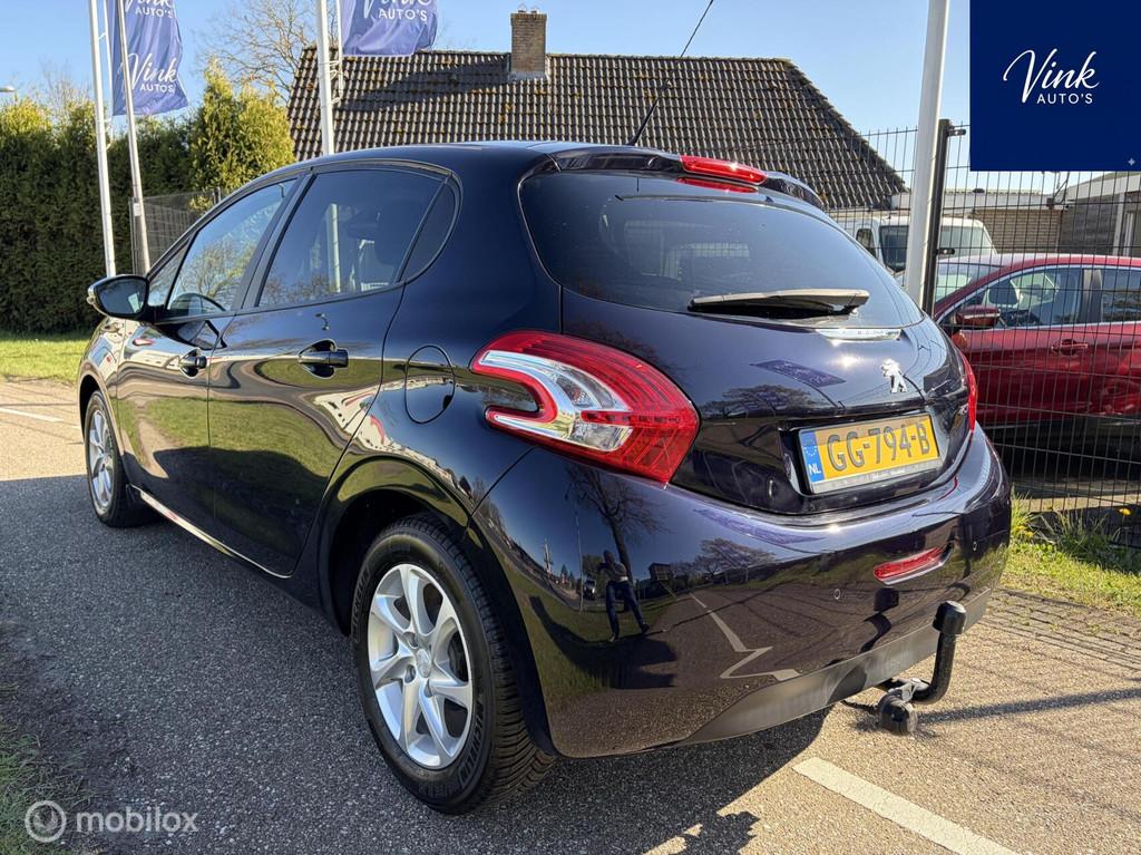 Peugeot 208 1.2 PureTech Blue Lease Executive | 5 Deurs | Au, Auto's, Voorwielaandrijving, Gebruikt, 1199 cc, 23 km/l
