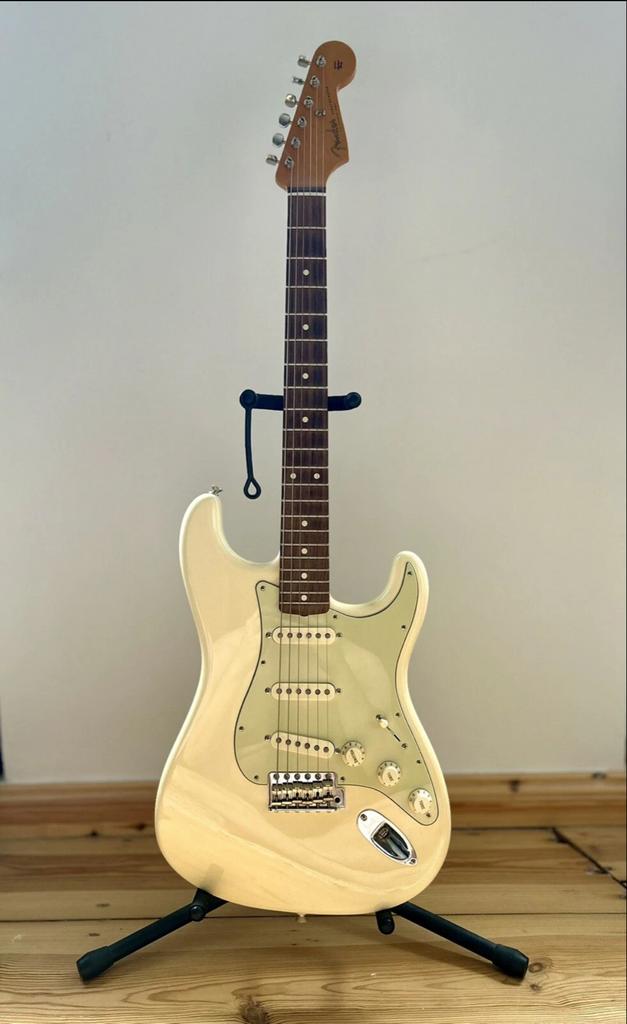 MINT Fender John Mayer Stratocaster Olympic White, Ophalen of Verzenden, Zo goed als nieuw, Solid body, Fender