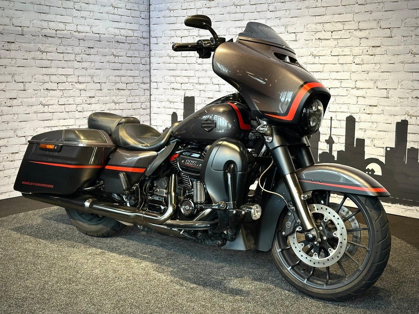 Harley-Davidson FLHXSE CVO STREET GLIDE - BTW verrekenbaar, Laan van Vredenoord 33
2289 DA  RIJSWIJK, NL, Meer dan 35 kW, Overig