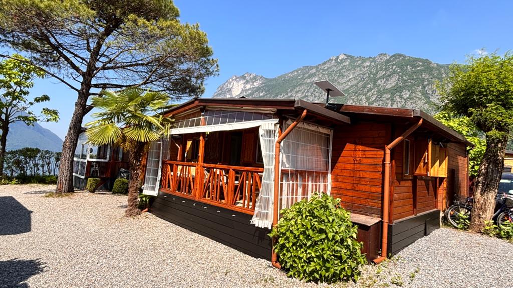 Porlezza Chalet met WiFi aan het meer van Lugano Italie, Vakantie, Vakantiehuizen | Italië, 5 personen, Speeltuin, 2 slaapkamers