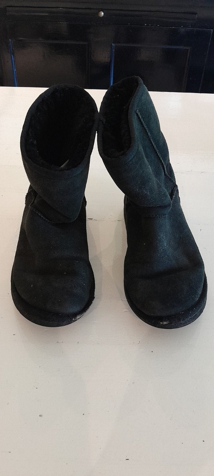 Ugg origineel, maat 36, gedragen met lichte beschadiging, Zwart, Lage of Enkellaarzen, Ophalen of Verzenden, Gedragen
