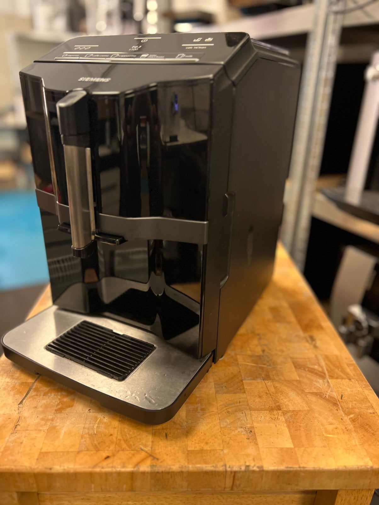 Siemens EQ300 S 100, Witgoed en Apparatuur, Koffiezetapparaten, Stoompijpje, Siemens AG, 10 kopjes of meer, Koffiemachine