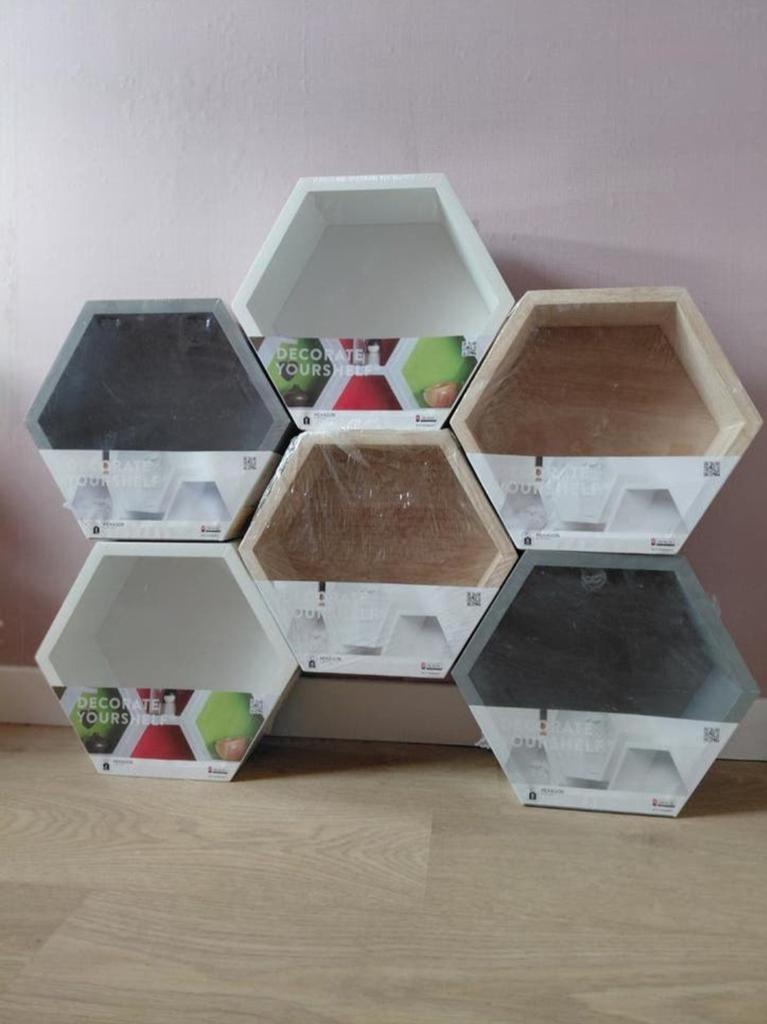 Wandrek / wandkubussen/ wandplankjes, Ophalen, Nieuw, Minder dan 50 cm, Minder dan 50 cm