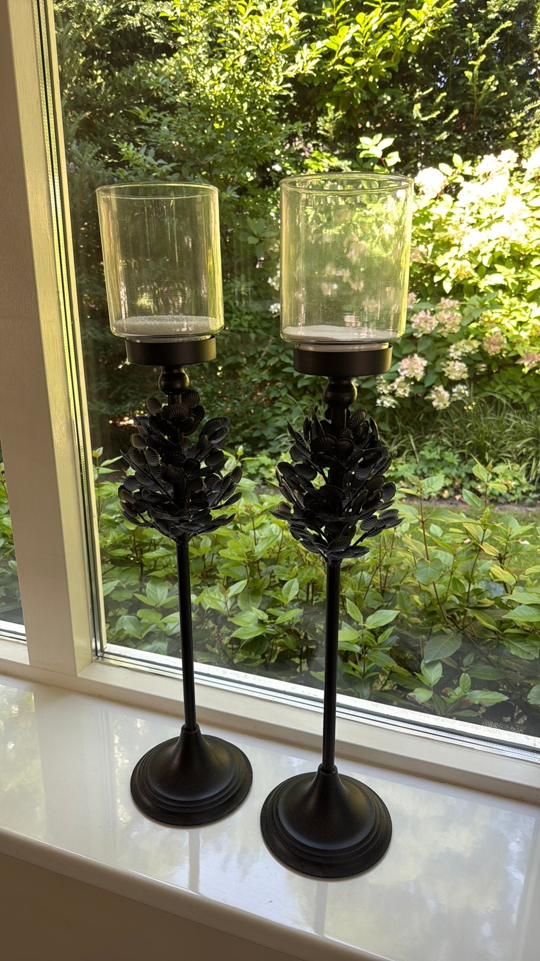 Set van 2 zwarte kandelaars met glazen windlicht 74cm hoog, Ophalen, Zo goed als nieuw, Metaal, Kandelaar