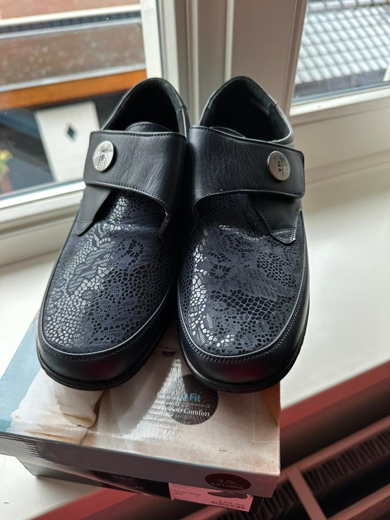Zgan blauwe schoenen Q-fit shoes, Blauw, Overige typen, Ophalen of Verzenden, Zo goed als nieuw