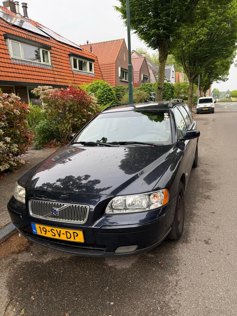 Volvo V70 2.4 140PK AUT 2006 Blauw lpg g3 525000 km gereden, 1800 kg, Blauw, Stationwagon, 2435 cc